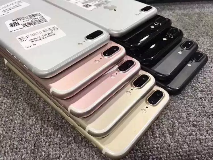 购买二手iPhone时，如何判断是否被更换过屏幕?