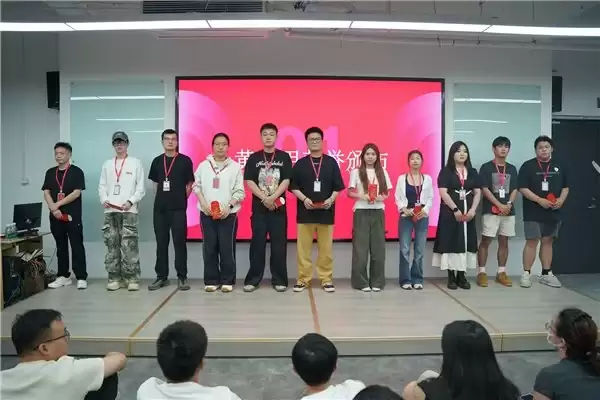 专业人才筑牢服务基底，火蝠电商举办6月优秀员工表彰大会