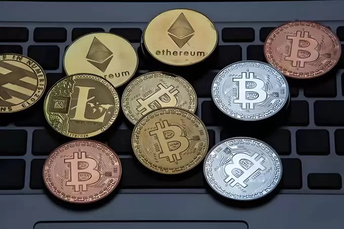 特朗普点燃市场!比特币攀高9.5万、以太坊突破2400美元 XRP、SOL和ADA涨幅惊人