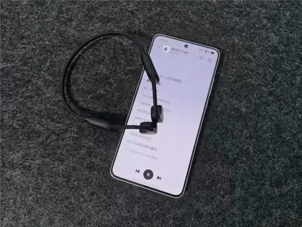 园世 Beta Pro 骨传导耳机上手:IPX8 深度防水,游泳党刚需听音装备