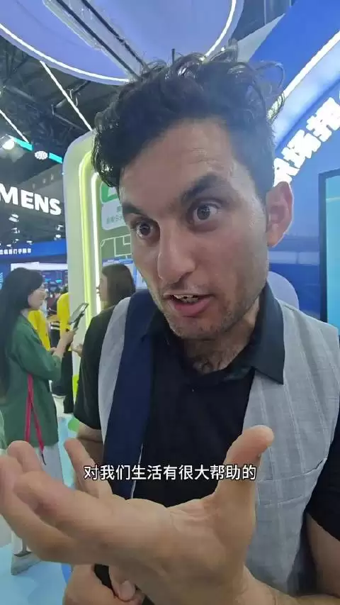 海外博主谈起中国科技超激动