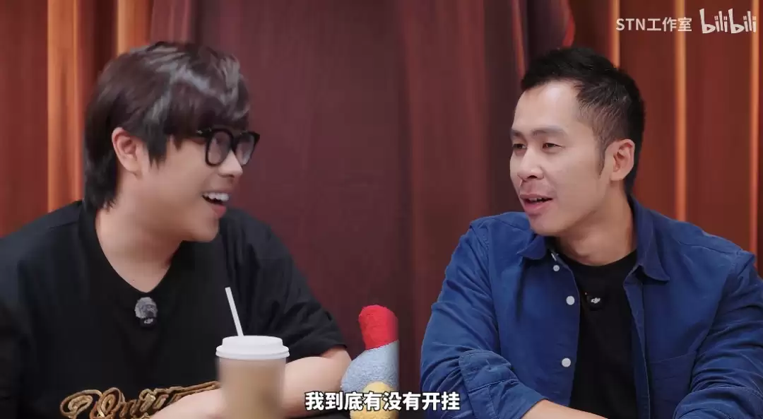 卢本伟回归接受采访!第一句就是到底有没有开挂