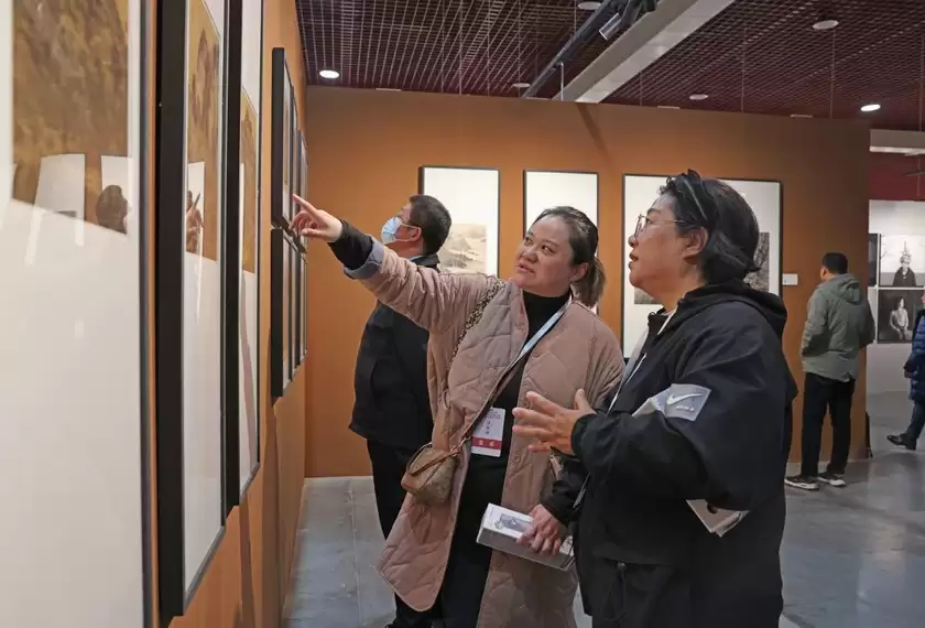 第十五届中国摄影艺术节在三门峡开幕 第十五届中国摄影艺术节在三门峡开幕