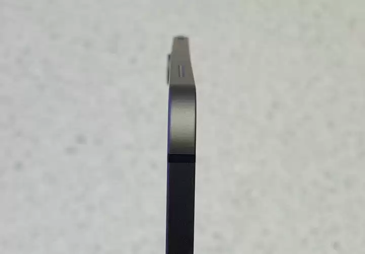 新款 iPad Pro 收货后注意:检查机身是否弯曲 新款 iPad Pro 收货后注意:检查机身是否弯曲