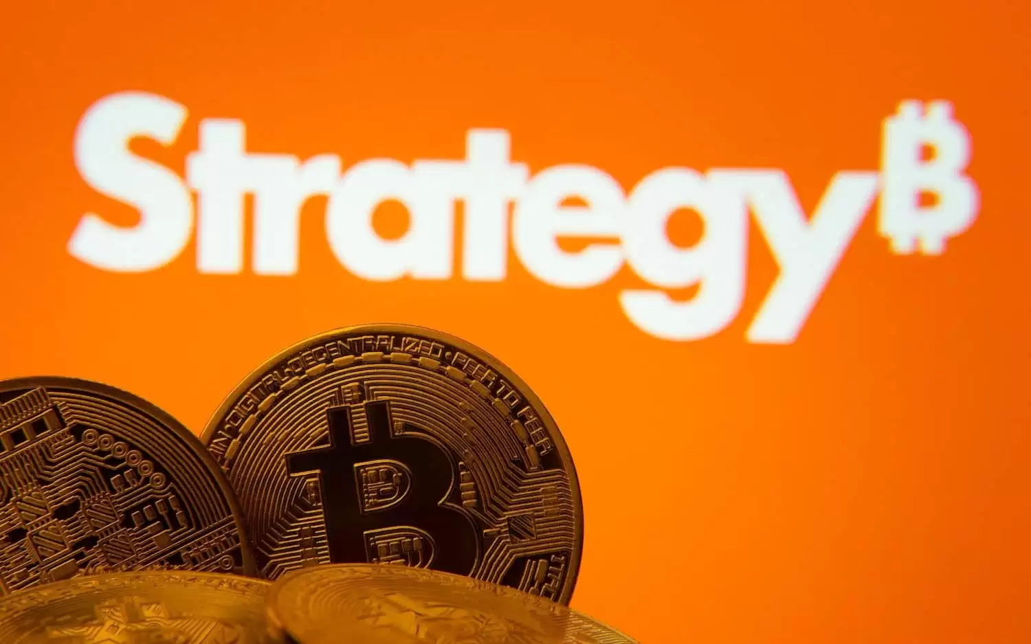 Strategy为何暂停买比特币?30 亿美元现金储备背后战略逻辑解析