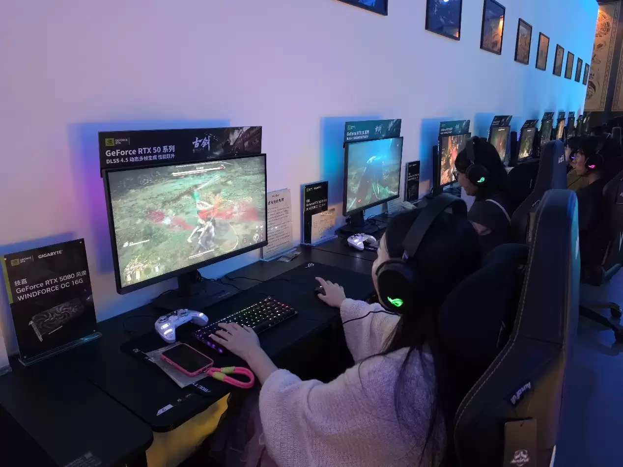 国产单机《古剑》线下试玩,技嘉RTX5080 整机携手NVIDIA技术呈现国风盛宴