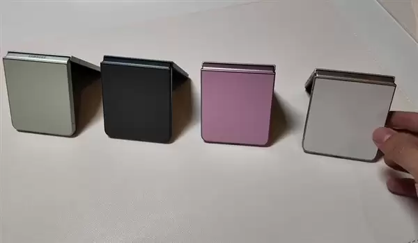安卓首款阔折叠 三星Galaxy Z Fold8系列上手体验