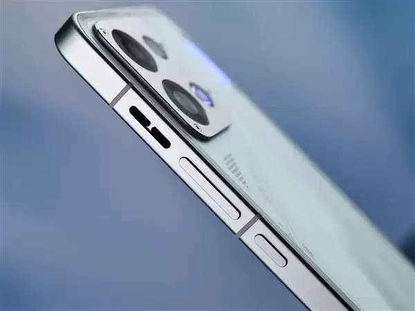 OPPO K15上手：主动散热+8000mAh电池 户外必备神器