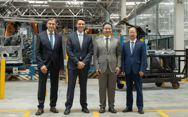 海外战略加速新车型2028年落地 吉利与福特成立西班牙合资公司