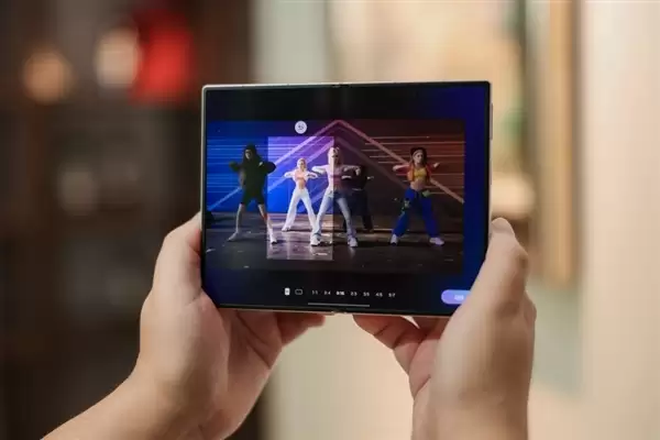 三星Galaxy Z Fold8上手:六年首次换形态 阔折叠体验大不一样