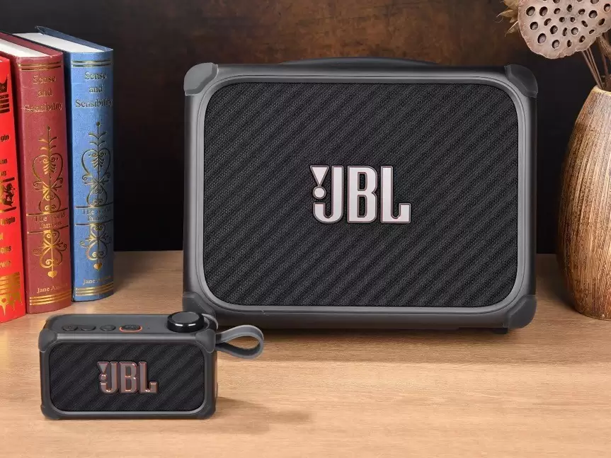 一台音箱干掉了我半个工作台上的设备 JBL BAND BOX评测