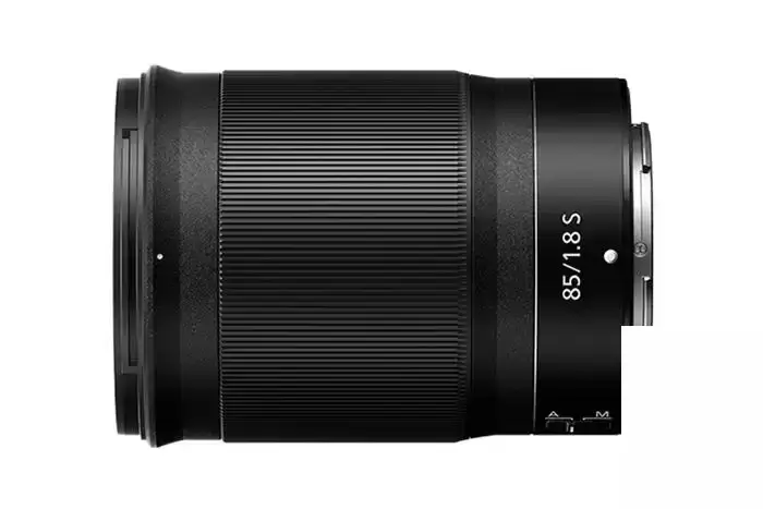 尼克尔Z 85mm f/1.8 S镜头侧面细节，展示对焦环与开关设计